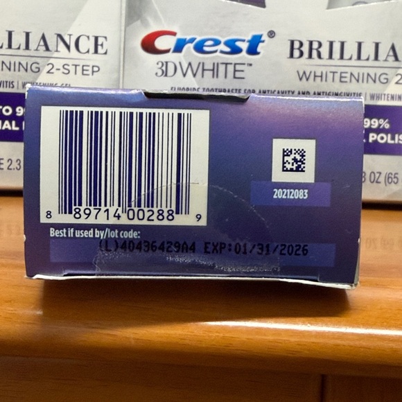 Crest 3D White Dental Bundle - Picture 4 of 5
